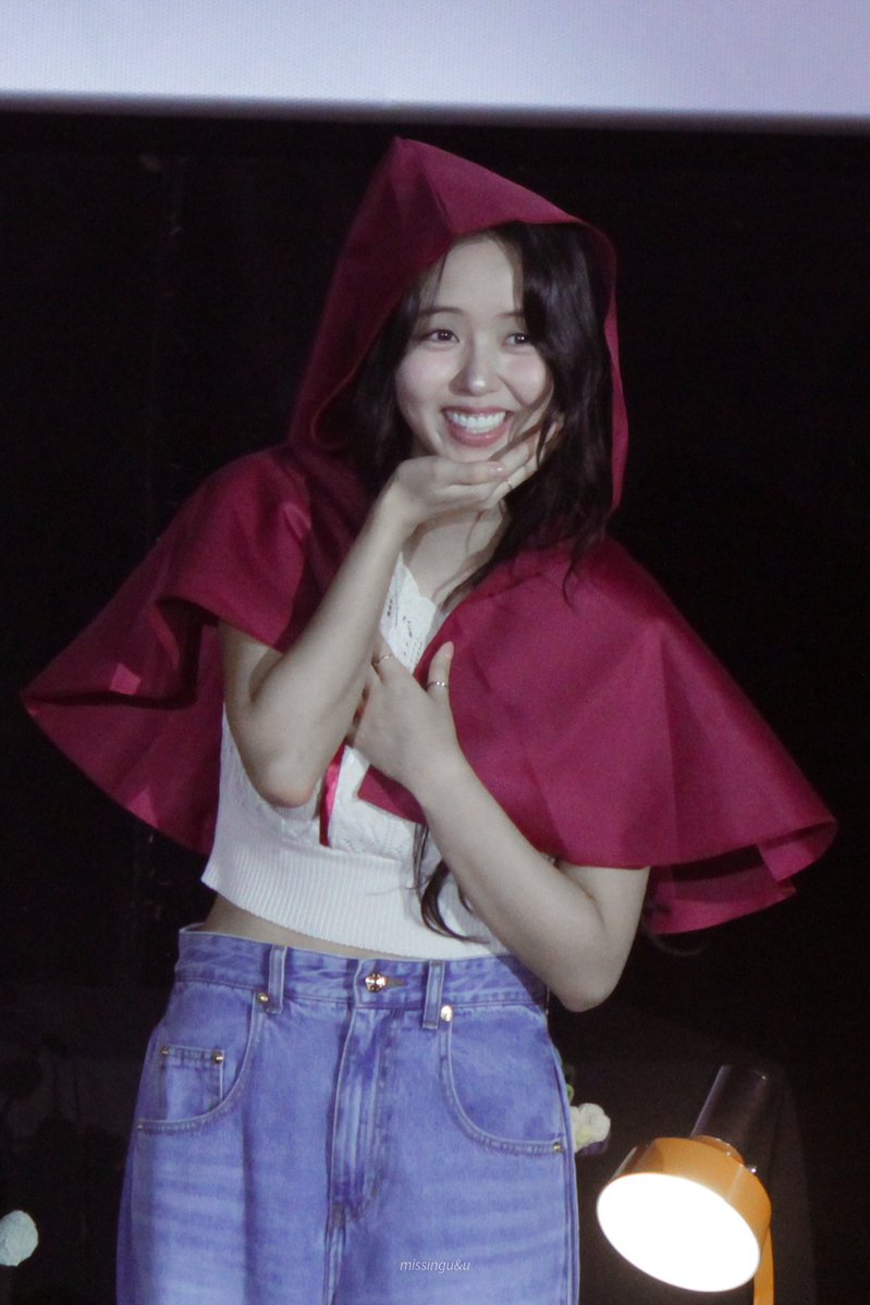 missinguau's tweet photo. 260711 🧣

#김소현 #Kimsohyun https://t.co/xrDfsKQOCp