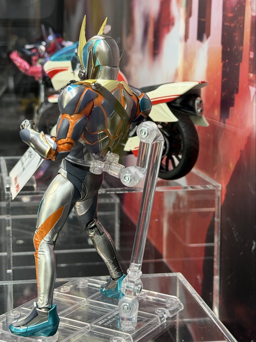 tobiuo88's tweet photo. フィギュアーツのカタストロム、いちおう背中も撮っておいたw https://t.co/9HldWhTqmb