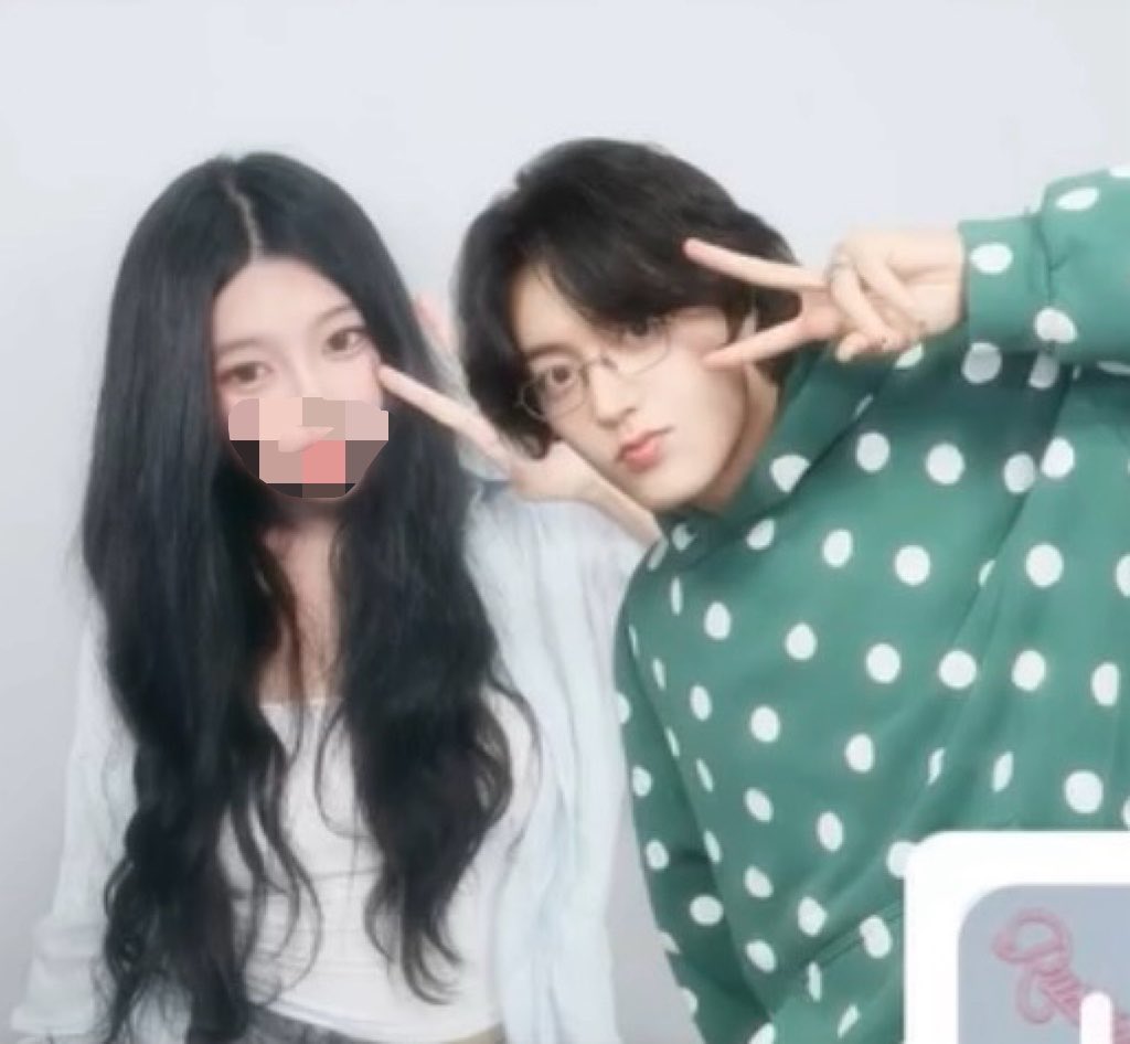 yenningee's tweet photo. 저 폴라로이드 안주시면 후.회. 하실겁니다?ㅋㅋ 아직도 하루토♡예닝이 안하는 사람이 있냐?
.
.
예닝이한테 폴라로이드 주면 월급이 오를 것이고 매년이 순탄하게 흘러갈것,,,
#TREASURE #포토이즘 #NEWWAV #트레저x포토이즘 https://t.co/PyLzz886e8