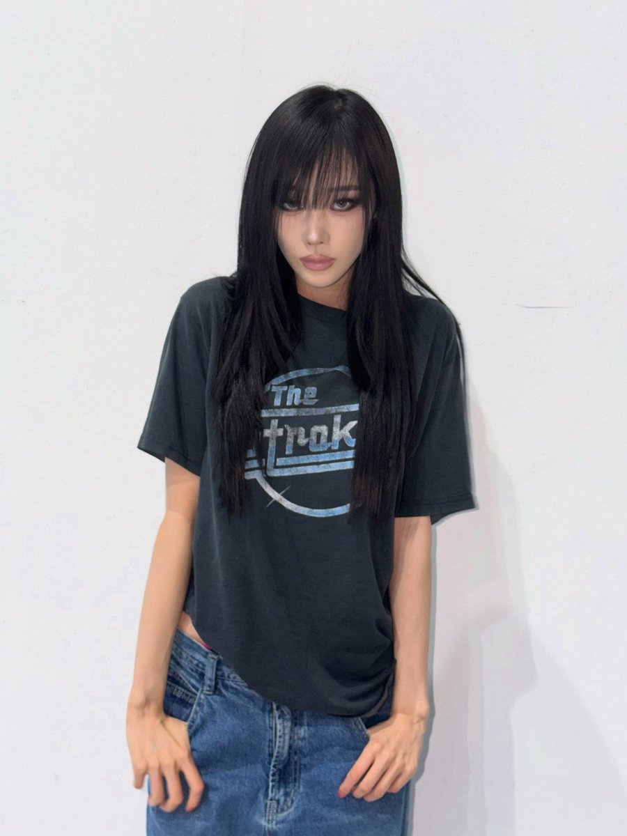 gocksoup's tweet photo. the neon pink underwear still peeking ooh my pussy😭😭😭😭😭😭😭 https://t.co/Qyle4AwVUQ