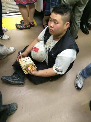 pktako's tweet photo. @KOUBOKUN825 昼食中にテレポートする人も居ますからねぇ……。🤔
流行ってるのかもしれませんね。 https://t.co/YEWKeNEij7