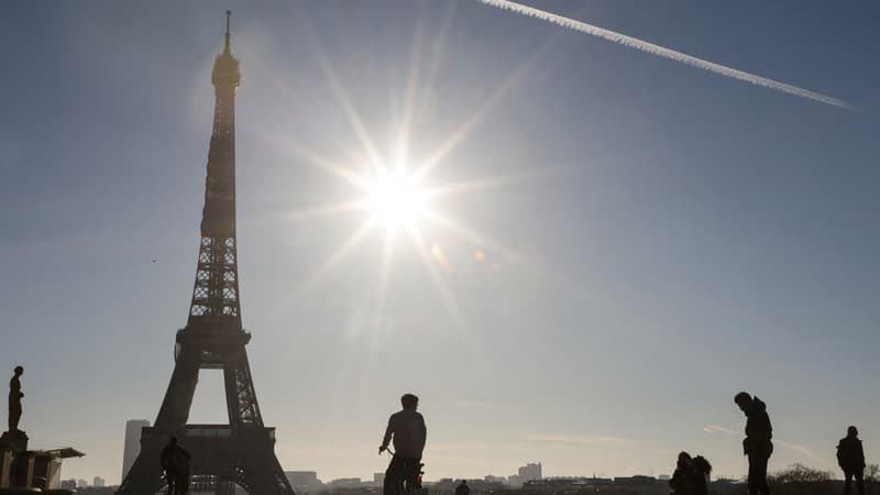 info_Paris_IDF's tweet photo. 🔴 Canicule en #IledeFrance : Les températures.

• 34,3 °C à Longchamp, 
• 35,4 °C à Paris-Montsouris, 
• 35,3 °C à Suresnes (92), 
• 35,9 °C à Arcueil (94),
• 36,1 °C à Neuilly-sur-Marne (93).

👉 Ces valeurs ont été relevées à 15 heures ce samedi. (Météo France) #Chaleur https://t.co/VYyfHKRRYe