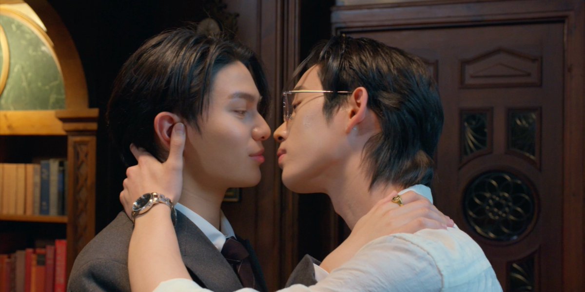 GMMTV's tweet photo. เจอเด็กอ้อนงี้ พี่โมกข์ทำไงคะ 🫠
#PeachAndMeSeriesEP1
@Williamjkp1 @EstRvp https://t.co/RDri73YrCT