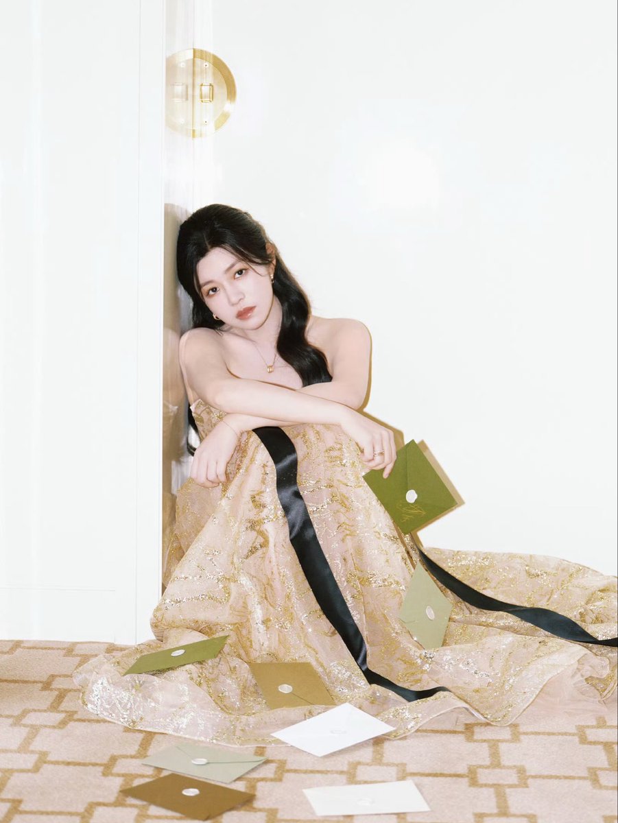 centlookbook's tweet photo. #MichelleChen 陈妍希 in Lumina FW26 for a L’Oréal brand event in Tianjin

Photographed by Fan Yi

#ChenYanxi https://t.co/3d95m5gZgz