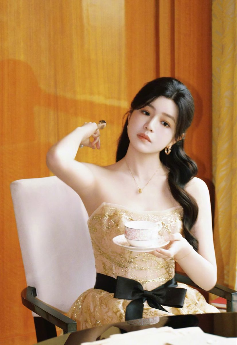 centlookbook's tweet photo. #MichelleChen 陈妍希 in Lumina FW26 for a L’Oréal brand event in Tianjin

Photographed by Fan Yi

#ChenYanxi https://t.co/3d95m5gZgz