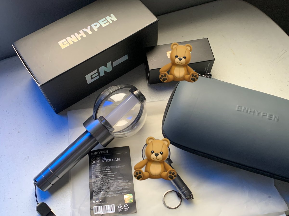 hyckartz's tweet photo. wts lfb ph 

• enhypen lightstick ver 1 complete inclu (w/ ot7 pc set) — ₱800 
• enhypen lightstick case — ₱500

— will prio set taker
— v1 is used, has scratches on the head
— vid condi will be sent via dm 
— mop: gcash | mod: jnt

t. engene bong bag holder enha https://t.co/AlDrhkqQIe