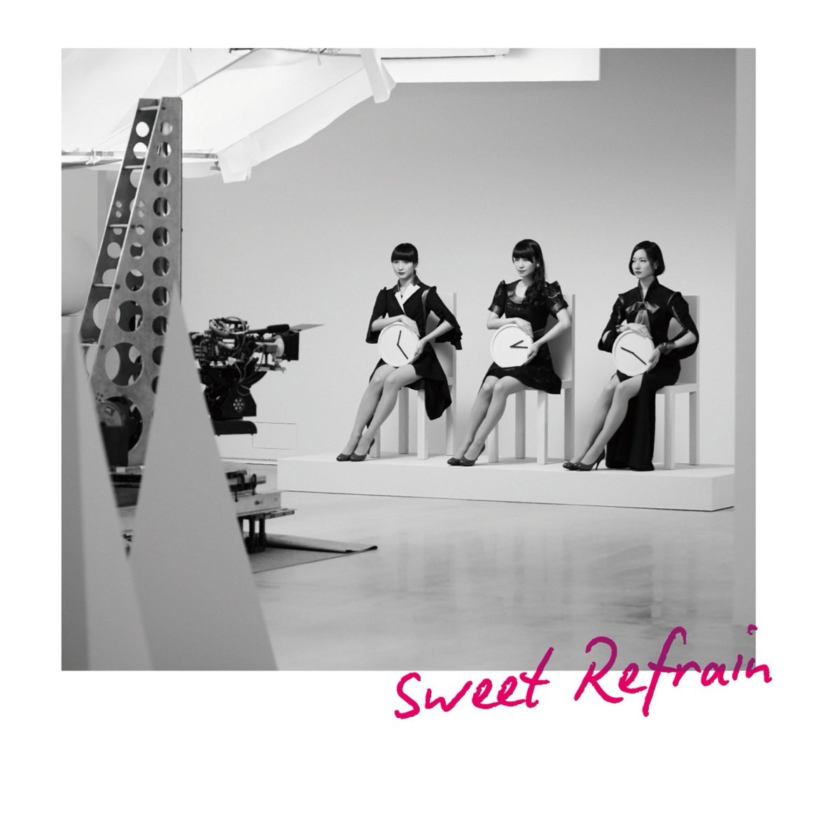 Momoimoi_mo's tweet photo. 恋は前傾姿勢 - Perfume (Sweet Refrain) https://t.co/ZiFXHdfUJW