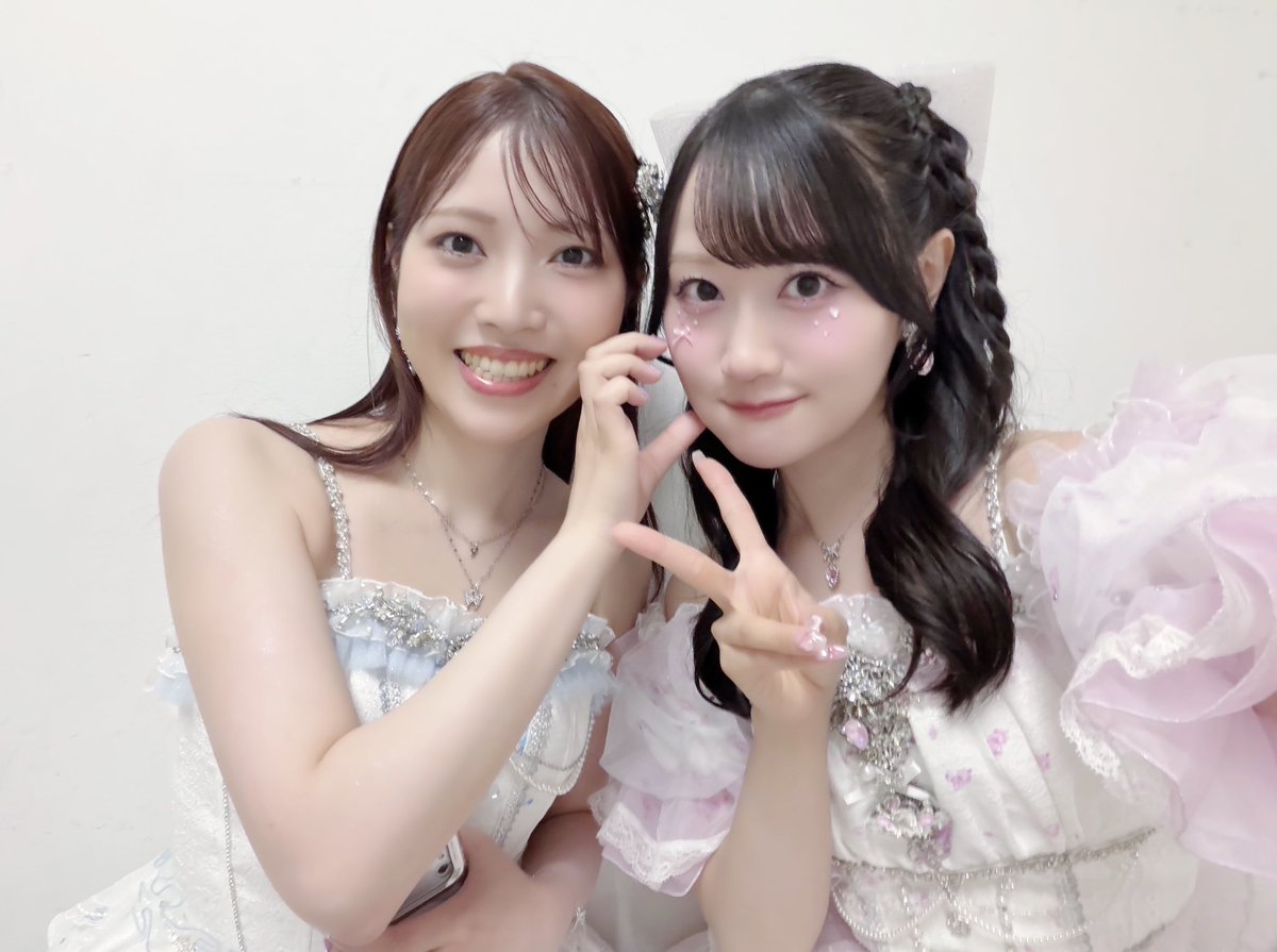 frandre4951996's tweet photo. もうさァッ、物語っちゃってるじゃん！！キャリさんは唯ちゃんとハートを作りたかったんじゃないの！？……もうそれくらいの以心伝心も出来なくなって……世界は……ゆいかおりを引き裂いてしまった……(原理主義者) https://t.co/X1gkZYb1z3