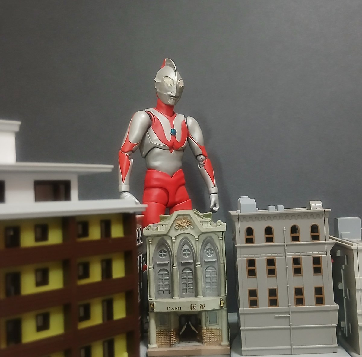 6hzcbx's tweet photo. #夜のフィギュア撮影会
#ウルトラマン生誕祭2026 https://t.co/yq92NMA7H9
