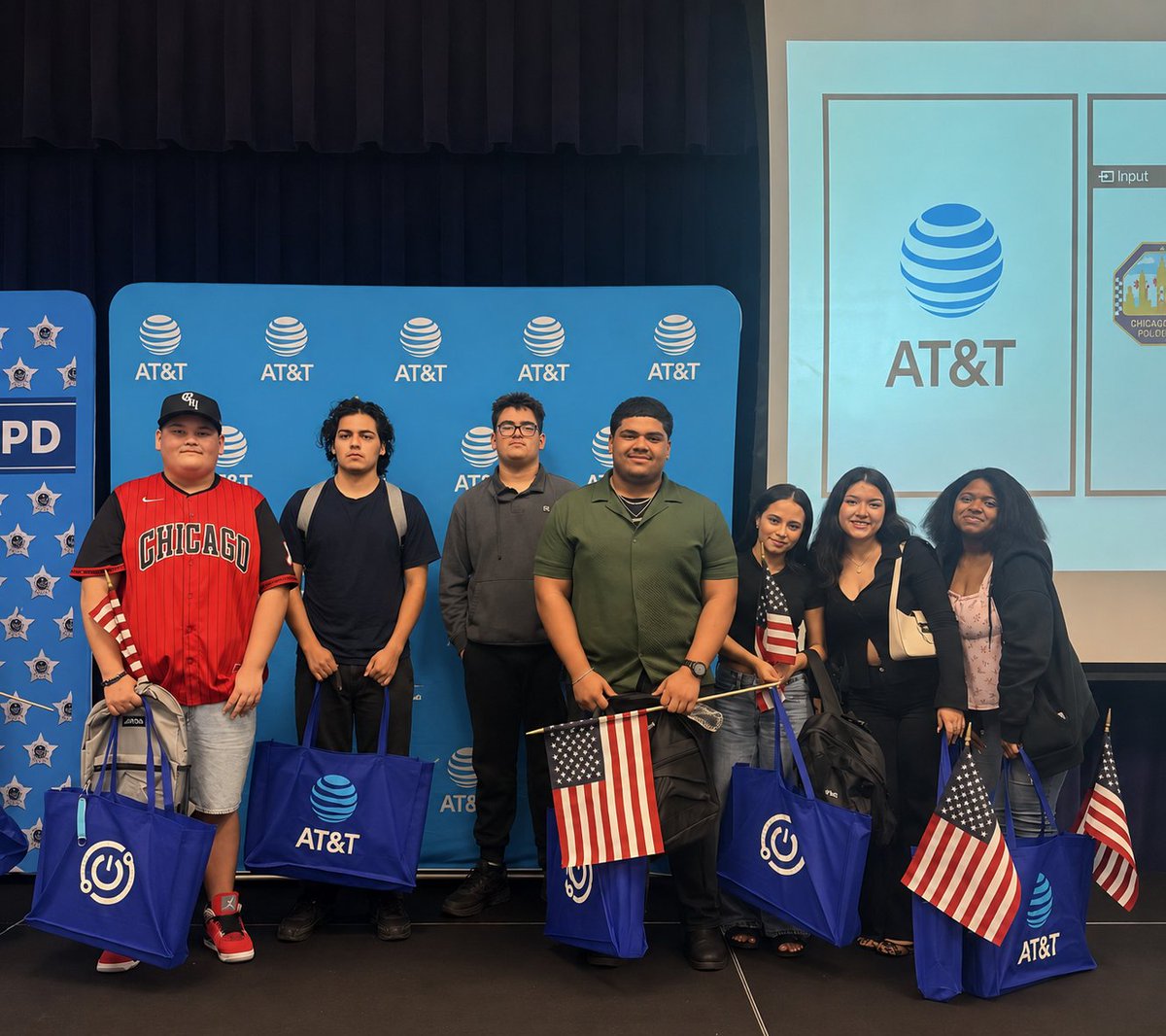 ChicagoCAPS14's tweet photo. The first two weeks of summer have been an incredible start for our 014th District YDAC!  We're grateful to our community partners, families, and everyone who help make these experiences possible. Thank you for investing in our youth.

#014District #CommunityPolicing #YDAC https://t.co/xayi2C3BFa