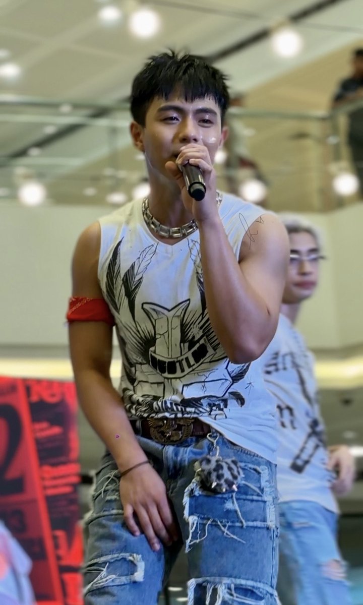 hesayaaa's tweet photo. taking over most of our phone storage today @BGYO_JL ❤️‍🔥

BGYO AT SM TELABASTAGAN
#BGYO #BGYO_OnDemand #BGYO_OnDemandMallTour https://t.co/H8xYWFVHzA