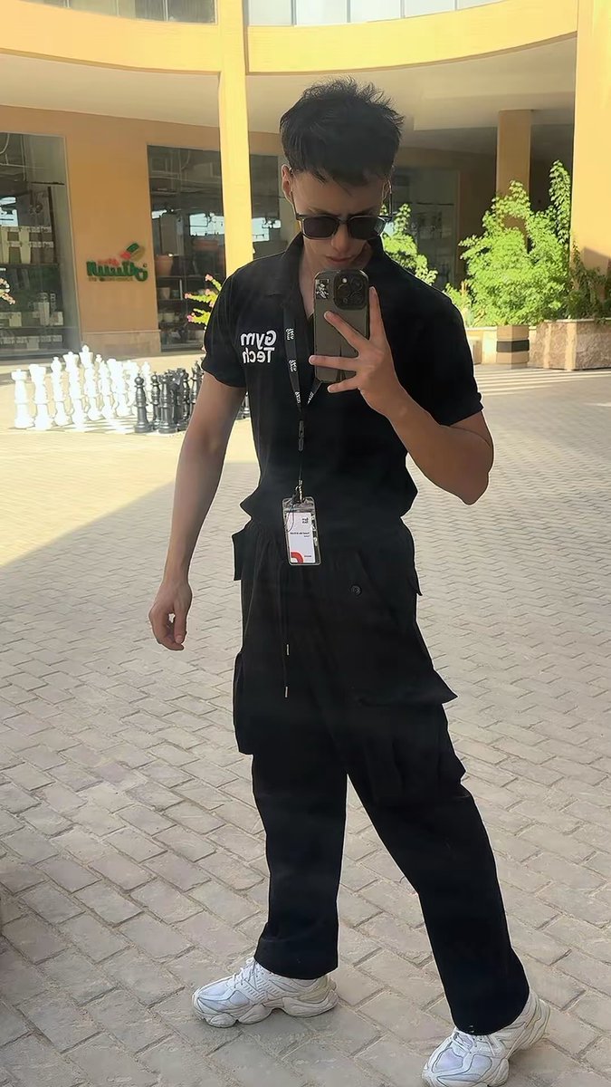 yossof15's tweet photo. ٢٠ د رياضة يوميا ؟
هرموناتك تتحفز بشكل افضل
مفاصلك تتحسن وتقوى
عضلاتك تقوى عضامك
لياقتك ترتفع تادي وضيفتك بافضل اداء
تنشط ذاكرتك وترفع نفسيتك
تحرق دهون وتزيد كتله عضليه
انخفاض الارهاق والارق اليومي وتحسين جودة النوم🙏🏻😊 https://t.co/B3WTDUyOpb