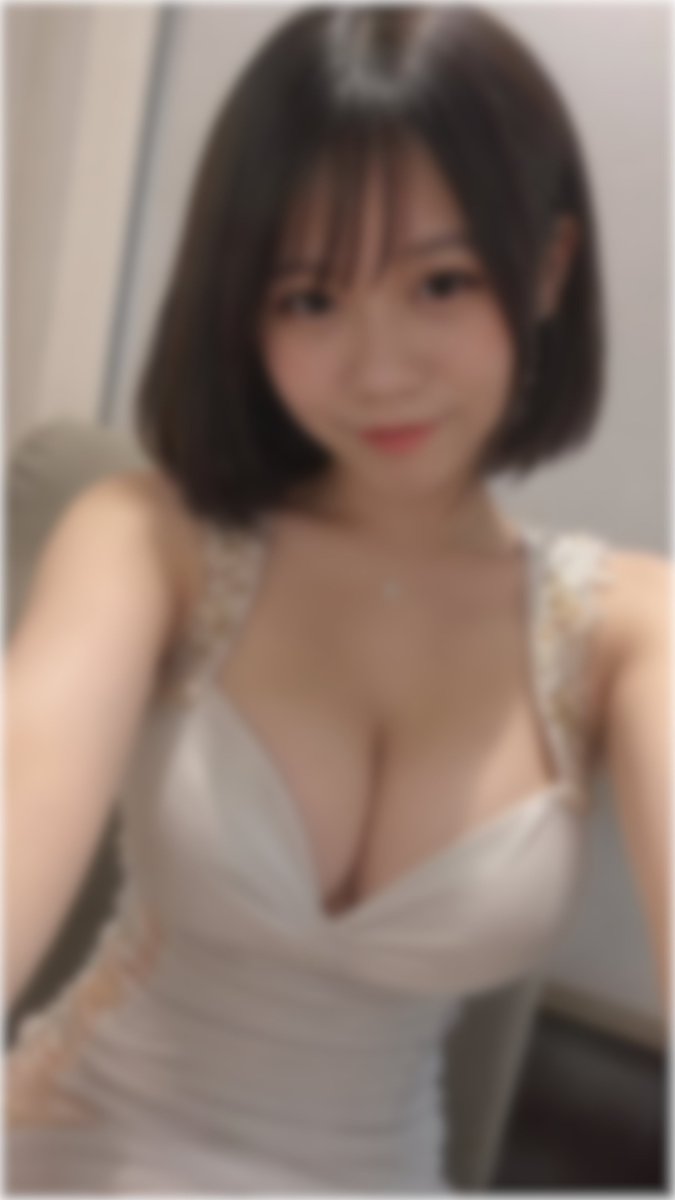 Newssarashi's tweet photo. 【事件簿 No.007】 おっぱいキャバ嬢「ひかる」の実態

対象：ひかる（21歳）
勤務先：東京五反田 W店
在籍期間：〜2025年8月まで
身長約162cm 推定Jカップ

店では触らせないが、自らアフターに誘い個人で風俗嬢のような真似事。
金目的で関係を持った男性とのトラブルが発覚… https://t.co/lgWW8bTs9g