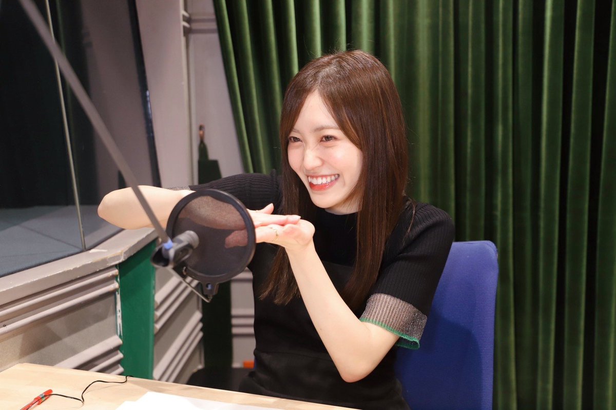radio_talkabout's tweet photo. 櫻坂 #トークアバウト 放送中🌸

〜ひなまるが語る忍者の魅力〜

🥷🏻手裏剣だけじゃない...
　　道具のレパートリーが豊富!!

スパイ活動をするうえで "なた" などの
日常で使う道具を持つことによって
存在をカモフラージュ💨✨

\ すごくないですかっっ!? /

#櫻坂46 https://t.co/reQV7c2GXH https://t.co/ljJe1gmGnM