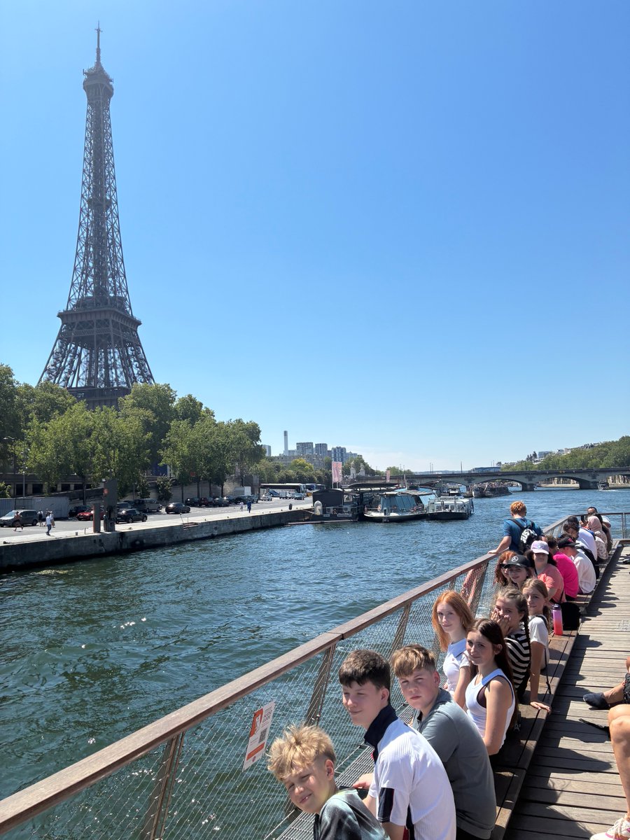 MissLees4's tweet photo. Where are we? https://t.co/z36ctBJw1N
