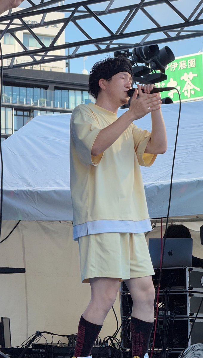 ms_ykrm's tweet photo. またしても足が白い人
もうほぼ全身クリーム色、もはや色ないまである(似合う) https://t.co/LkZs6WQl6D