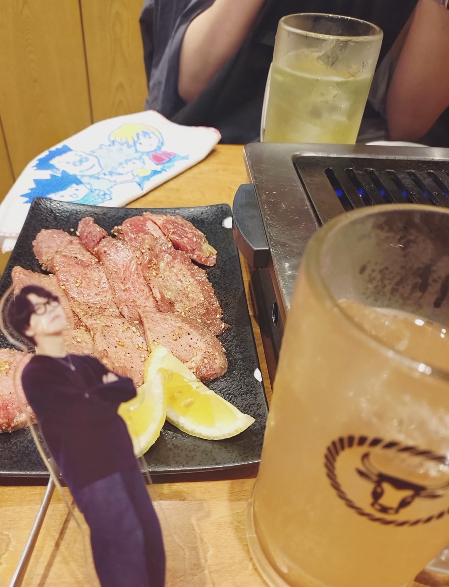 ayamaru814's tweet photo. 🌸交易所 
イベント楽しかったし、高田村メンバーやFFさんに沢山会えて嬉しかったけど、本当に終わっちゃうんだって実感(´；ω；｀)

懐かしのタペストリーに、村長からありがとうさようならを頂きました。

夜はションさんが行ってた焼肉へ。タン美味しかった😋
(写真下手すぎる) https://t.co/TbB5EpcBJV