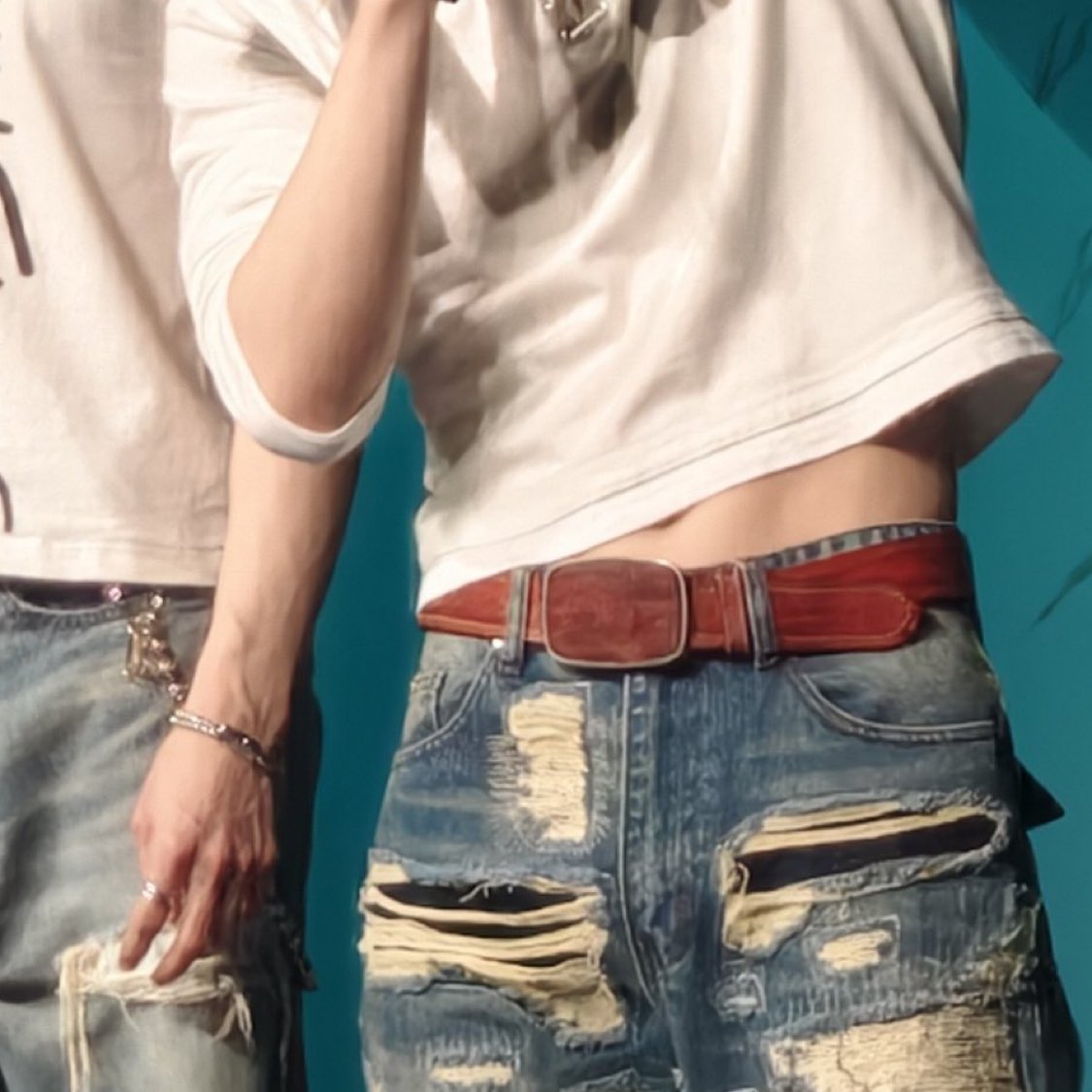 smerdntcry's tweet photo. มึง เสื้อครอปนางติดตม.มาไม่ถึงไทยจริง 5555555555555555 โดนต่อเสื้อให้ยาว ชั้นจะบ้า เคะโดนคุมกำเนิดแรงมาก 5555555555555555555555555555555555555 https://t.co/oCVrBaPloI