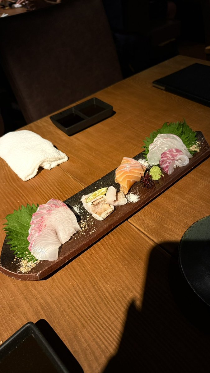 kay__1027's tweet photo. Found an amazing yakitori spot in Kobe. Everything we ordered was so good and pairs great with wine (they have an extensive wine selection). Loved the moody vibes inside too.

📍炭 トリウオ 本店 (〒650-0004 Hyogo, Kobe, Chuo Ward, Nakayamatedori, 1 Chome−7−10 上田第二ビル) https://t.co/qd8BuYsiU8
