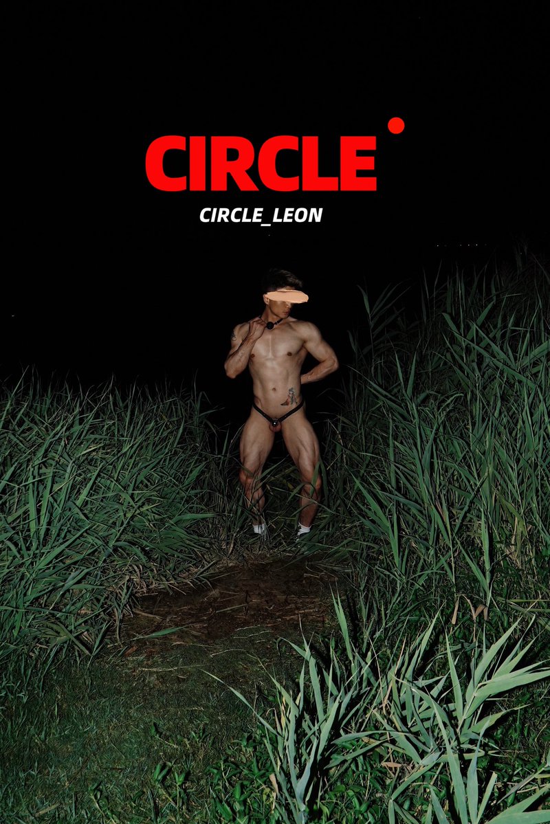 Circle_Leon_'s tweet photo. 深夜草丛里的 
不一定是🐍 也有可能是🐶 https://t.co/dG3MRP5hCi