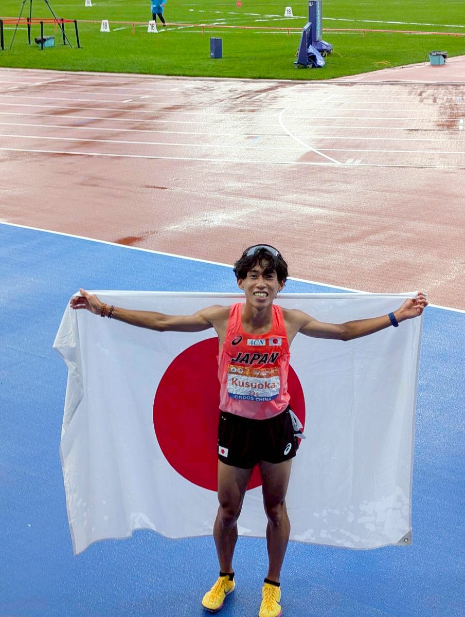jaaf_official's tweet photo. /／
【#U23アジア選手権】
男子10000mで金メダル獲得🥇✨
\＼

◆男子10000m
1位🥇#楠岡由浩（帝京大学・熊本）
29分29秒34

U23チームJAPANから、
3人目のアジアチャンピオン誕生です🙌🇯🇵

引き続きU23日本代表への応援を
よろしくお願いします🇯🇵

📹ライブ配信
⇒https://t.co/Kt5MzLxcuA

✅日本代表など大会情報
https://t.co/5iaUYsOYYZ
#陸上 #U23日本代表 #JAAF