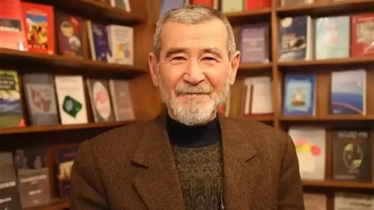 Ben_Anadoluu's tweet photo. Şair-Öğretmen Ahmet Telli hayatını kaybetti...

"Gidersen yıkılır bu kent, kuşlar da gider..." dedi ve gitti, anısına saygı ile... https://t.co/4JEAo4Rnpa