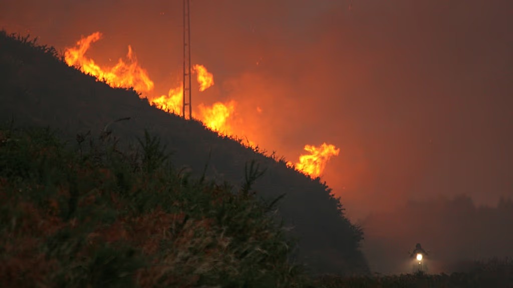 BrunoRguezP's tweet photo. Sentidas condolencias al Gobierno y pueblo de #España por el grave incendio forestal ocurrido en la localidad de Los Gallardos, en Almería, que ha ocasionado varias víctimas, heridos y daños materiales.

Las hacemos extensivas a los familiares y allegados de los fallecidos. https://t.co/snBJADCs8j