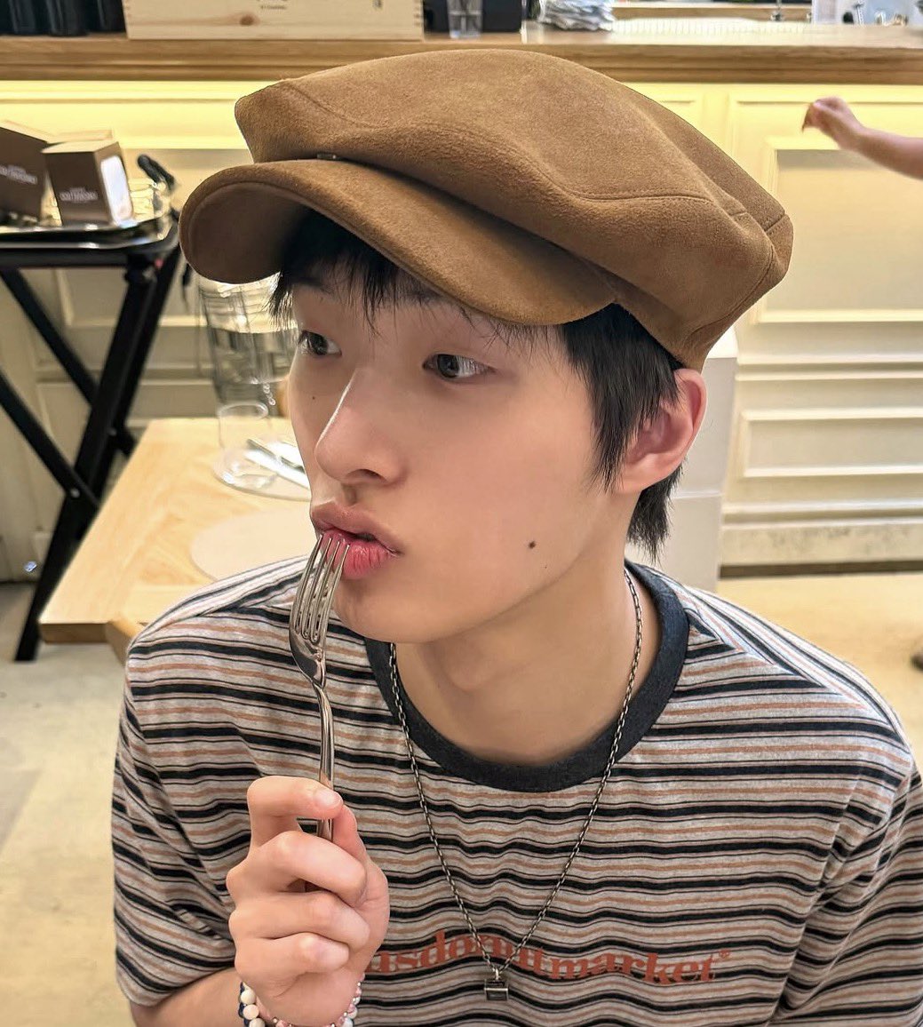 ddu_ddoing2's tweet photo. 4살아님? 아니 3살인가 영유아기에 방금 접어든것같은데 https://t.co/0PSIc6zhxI