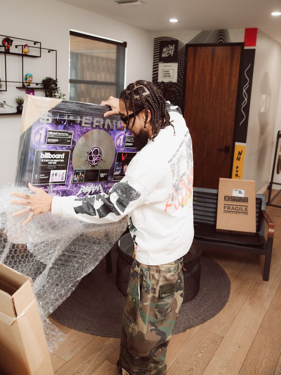 wntrult's tweet photo. Dem Jointz celebrates aespa’s “Supernova” various achievements in a new Instagram post:

“We Been Workin! More Great News, Updates &amp; Wins On The Way. Stay Tuned. 🏆aespa Supernova Better Late Than Never Ever. 🙏🏽” https://t.co/g0x92OFGvf