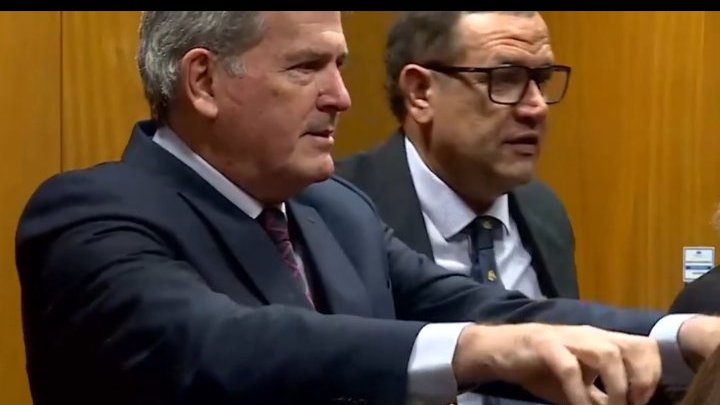 Diegodelazetas's tweet photo. 🚨MEMORIA 🚨
Para los DESVELADOS que quieren comparar que el FA no le votó la rendición de cuentas a la coalición: no se olviden que no la votó porque venía llena de recortes, priorizando el déficit fiscal por encima de todo. Esos mismos presupuestos fueron los que aumentaron la pobreza infantil. ¡No sean hipócritas!