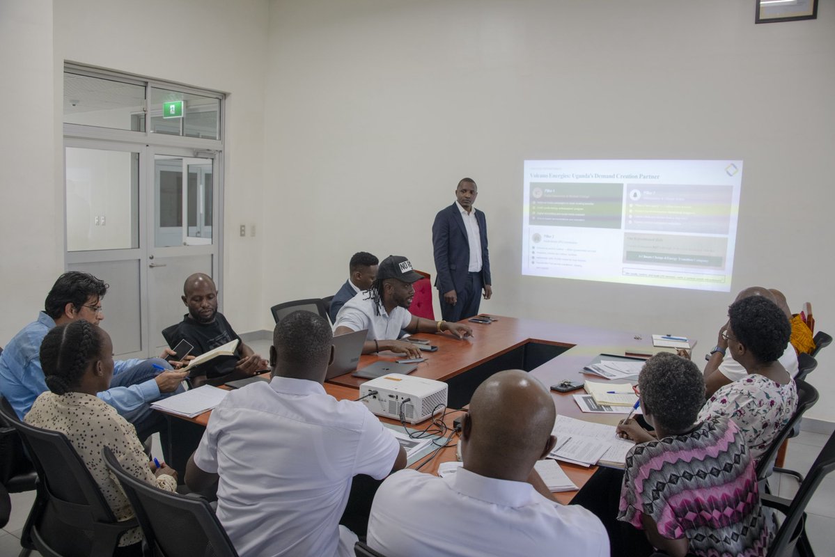 volcanoenergyug's tweet photo. Volcano Energies met with KCCA to explore collaboration in promoting LPG as a clean cooking solution across Uganda. Together, we are working toward reducing dependence on charcoal and firewood in homes, schools, hotels, and other institutions for a cleaner, healthier future. https://t.co/ItjvUkCoxu