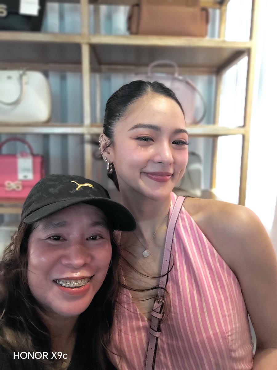 xutiels's tweet photo. Thank you kim ung nagulat cia kc present ka sa opening nia grabe dw kmi ah andun tlga dw kmi. Sabi ko nga ganyan ka namin kamahal for support anu man mangyari nakaka touch dw ❤️ https://t.co/gTH0mDx0Wj