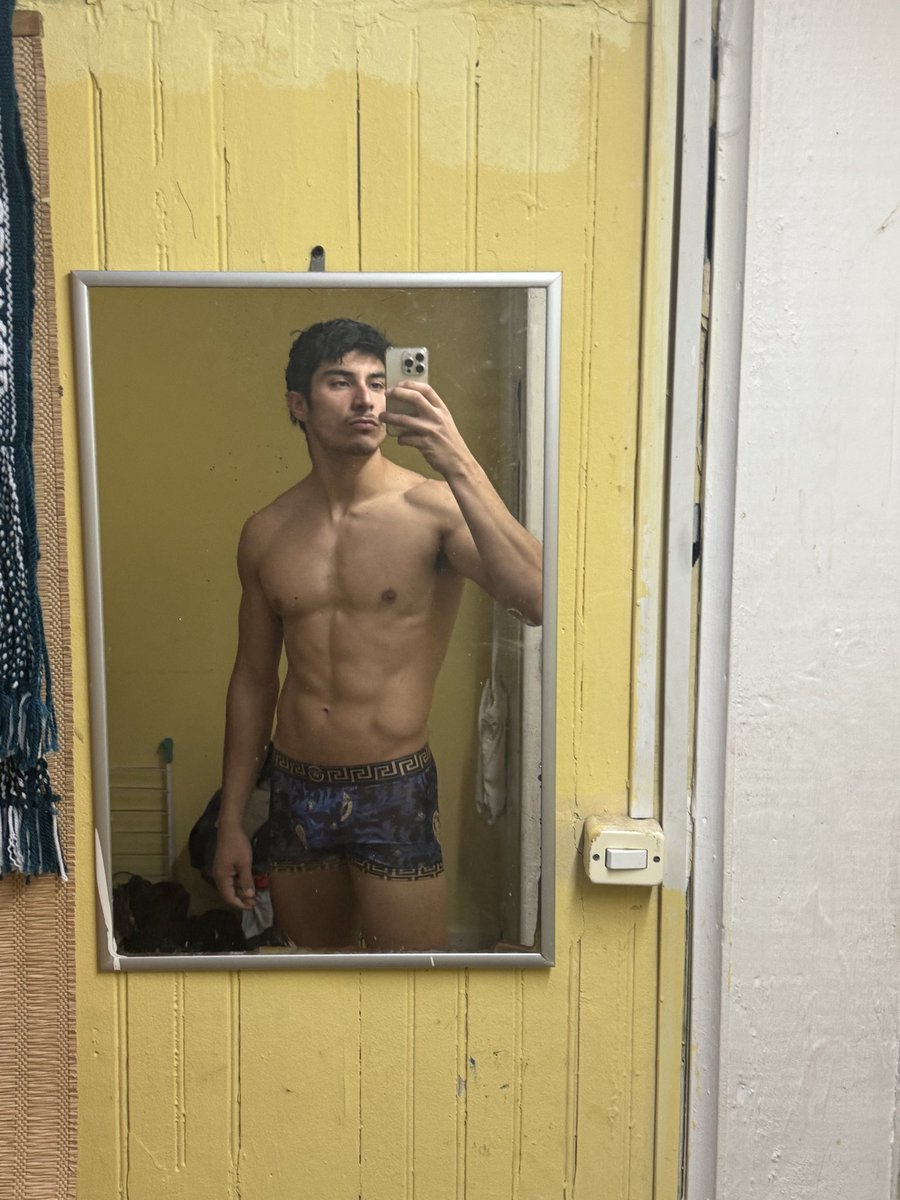 Befsan1's tweet photo. Con boxer o short https://t.co/EA6ZzqARfQ