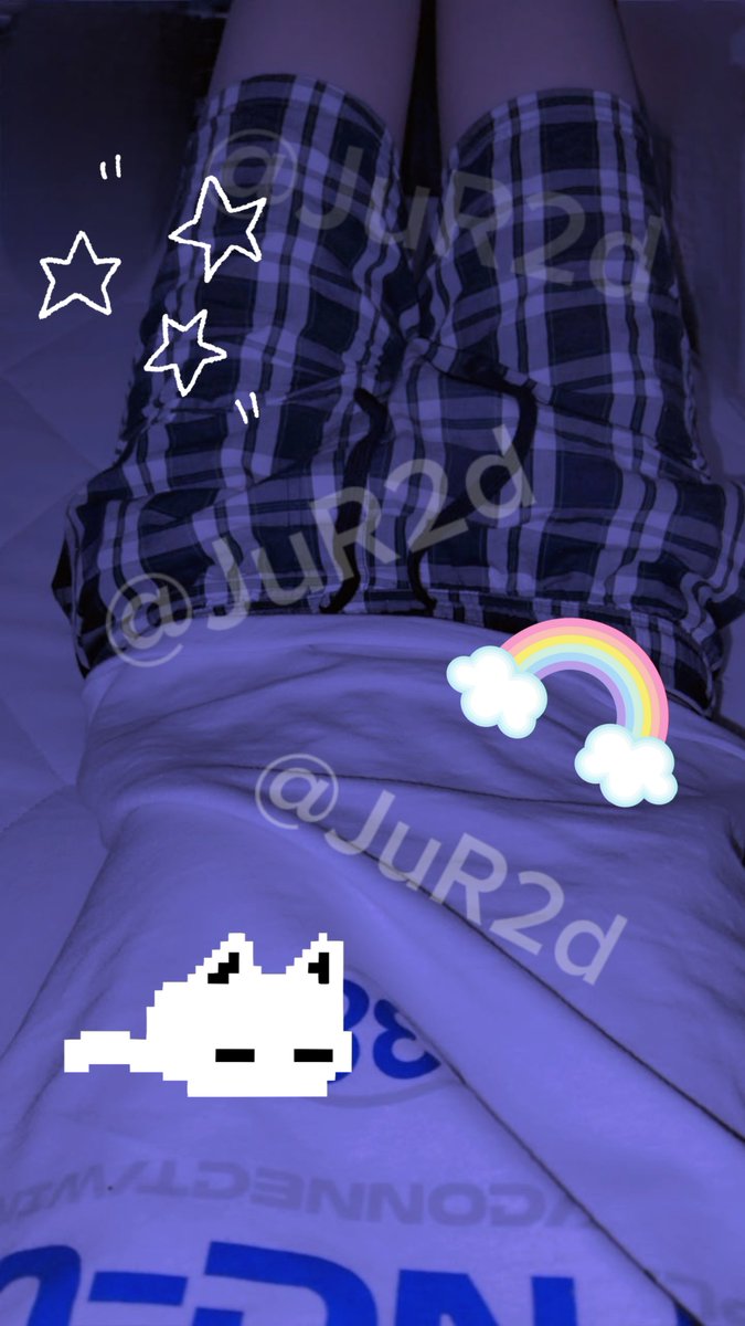 JuR2d's tweet photo. bored asf >_< https://t.co/kNz8LNCrmT