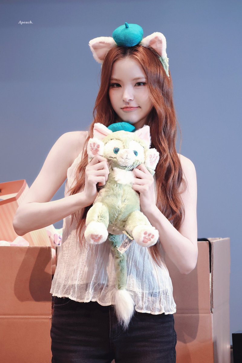 1225Apeach's tweet photo. 260711 am

냥냥 🐱👊🏻
#MAI #마이 
#izna #이즈나 https://t.co/fUJWq2gCES