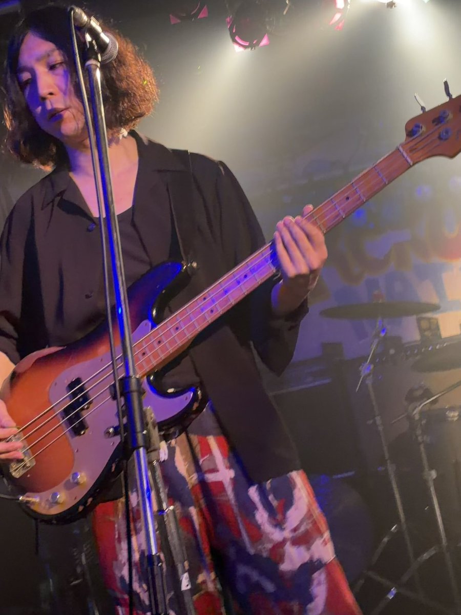 Soul_Chillen's tweet photo. 今日は下北沢ろくでもない夜へ。今日も楽しくて良い夜だった。
そして今日もブリキオーケストラが圧巻。もう、音から何から全部好きだわー。ひたすらにブリキの音楽が気持ち良くてノリまくってた。 https://t.co/lMlnshODjR