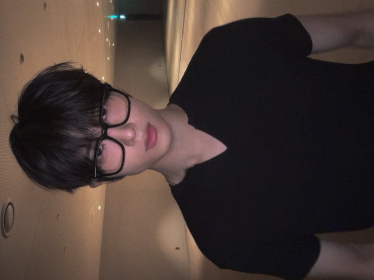 jisunqpawrk's tweet photo. guysss.... jaemin said that yesterday jisung went to overmars to get his make up done only for filming this challenge 😭😭😭😭😭

damn the dedication..... aura farm +9999999999 https://t.co/xOpPVZXAs1