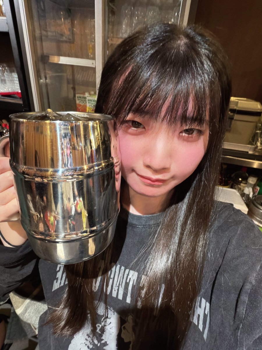 SOMO2_nari's tweet photo. 🤍 毎日自己紹介③ 🤍 #はんなりひなり 

前回の内容からも察する通りお酒も大好きです🥃🎶

ハイボール、梅干サワー、日本酒、ワインが好き！でも何でも飲む！
ソモってサカバで飲みイベできちゃうんだよね、てことはね、きっといつかねჱ̒ ᴖ⩊ᴖ ） (願望) https://t.co/u3559eZv6E