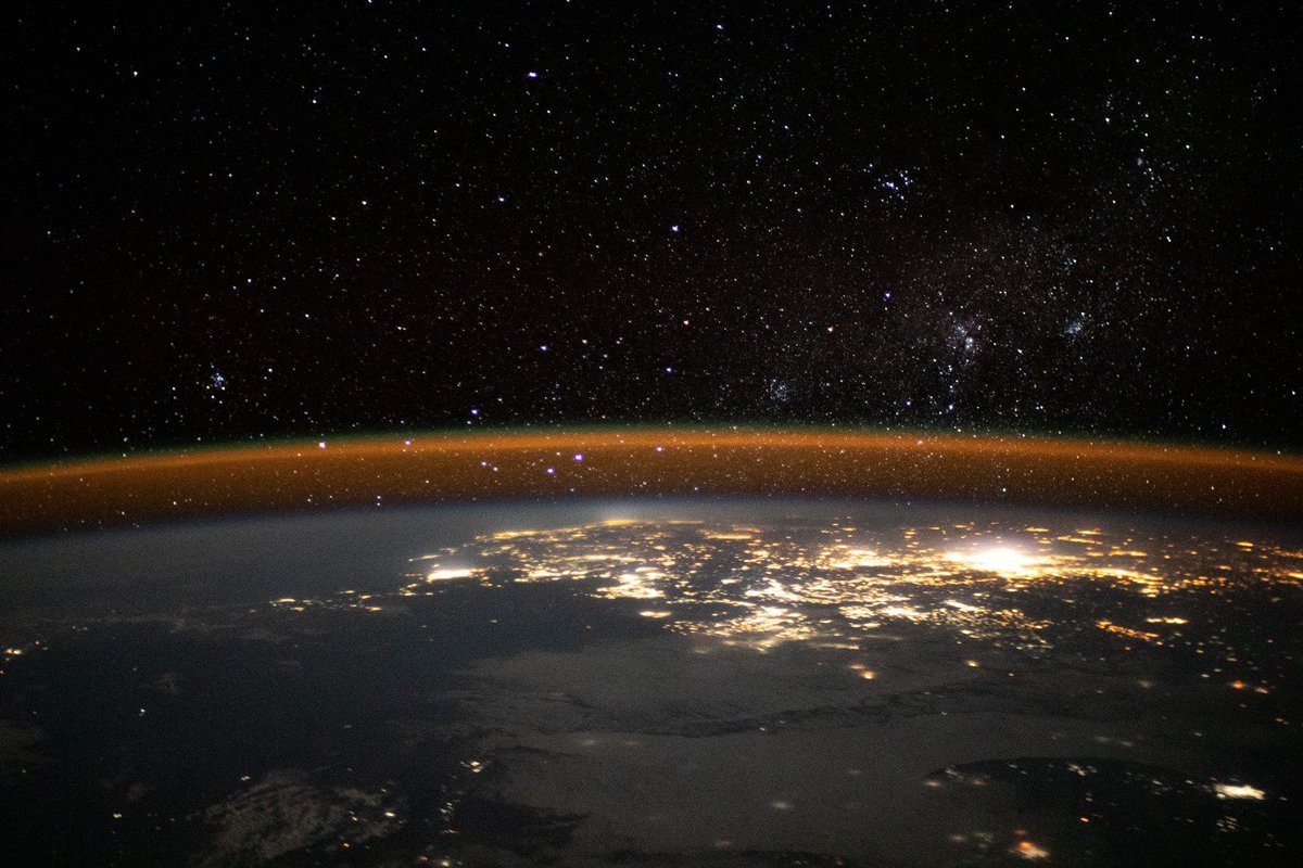 CosmosAtlasAI's tweet photo. "A DARK UNIVERSE FULL OF LIGHT: THE HIDDEN REASON BEHIND SPACE'S DARKNESS" - Kavya Choudhary 
.
Answering the most fascinating question ever: "Why is the night sky so dark if there are so many stars?"
.
Link to the full article on LinkedIn is in the comments.
#contentwriting https://t.co/3Bti2tHDNx