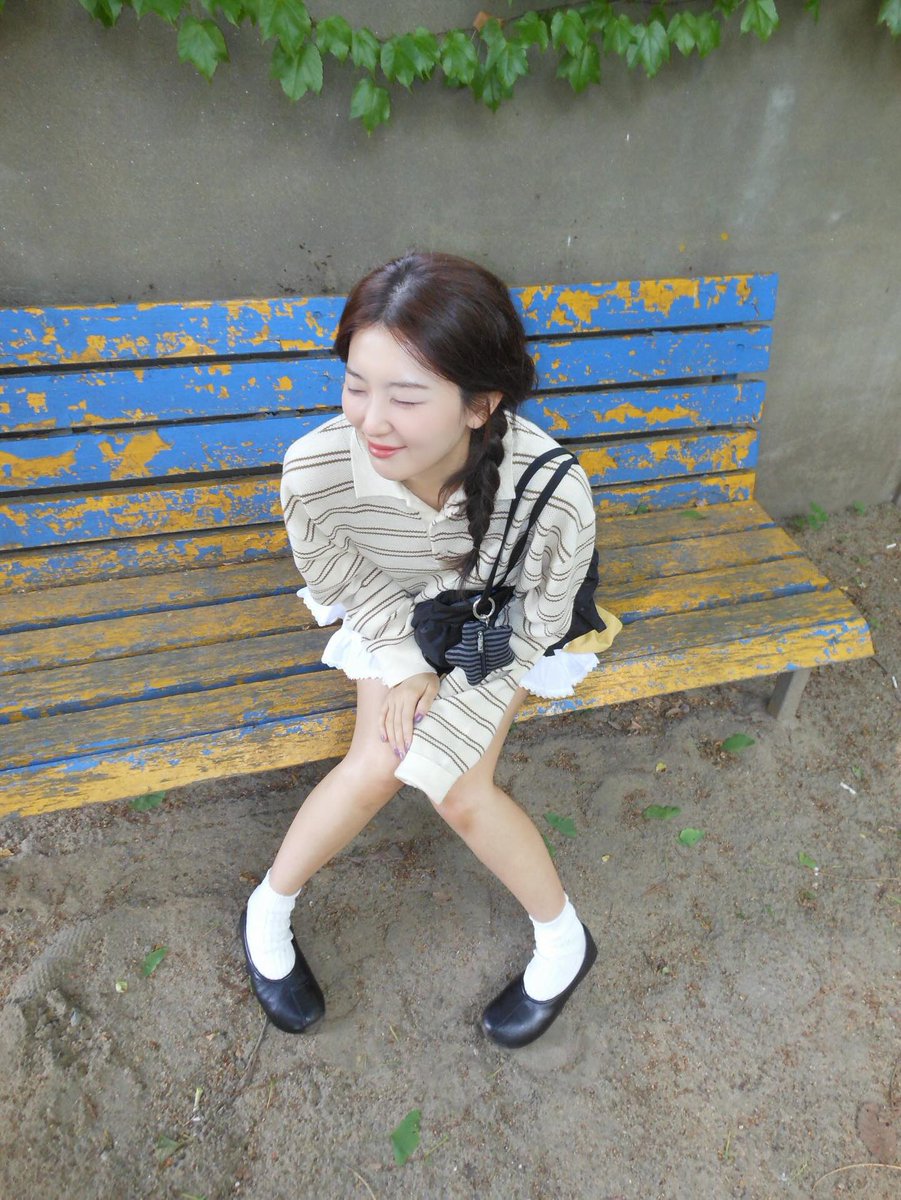 l994O2lO's tweet photo. 表情ポージング一つ一つからどうしても滲み出るするぎさんの色とするぎさんらしさがたまらなく愛おしくて大好きで本当に大切🫂💘 https://t.co/OM9PKjZhR4