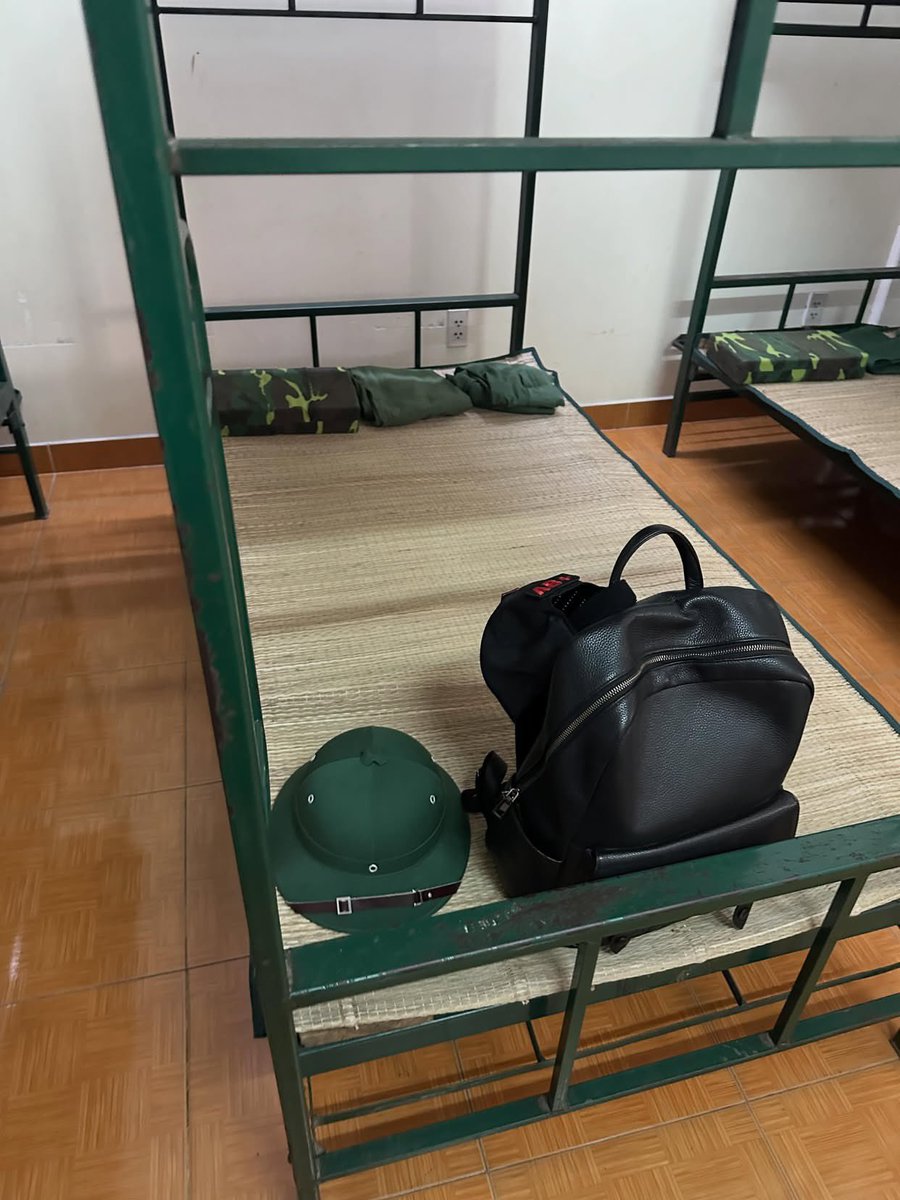 pondinvqs's tweet photo. Trời trong nắng đẹp https://t.co/tkcS2ZFUgD