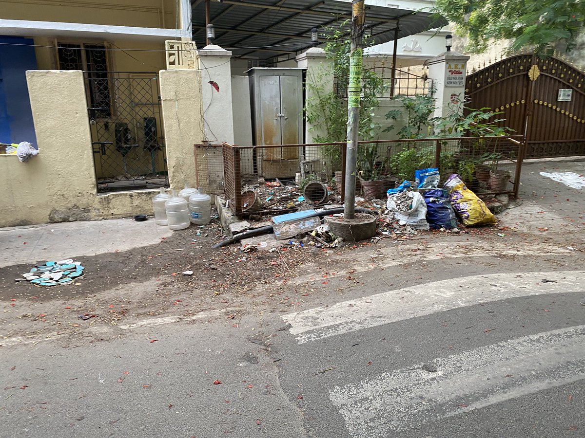 vchinnikrishnan's tweet photo. @chennaicorp 

Please remove garbage and debris dumped on roadside

சுத்தம் சுகம் தரும் 🙏

July 11 2026 5:56 PM

Lakshmi Talkies Road (near Joseph’s Store)

Shenoy Nagar Chennai 600030

Ward 101 https://t.co/wLjUyT7MDl