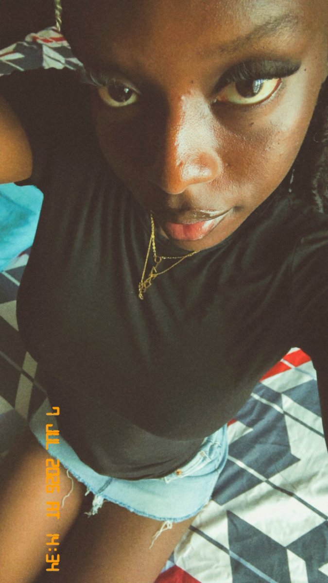 Adeissofineeee's tweet photo. boring week. 🫩 https://t.co/SxWgilW6oE