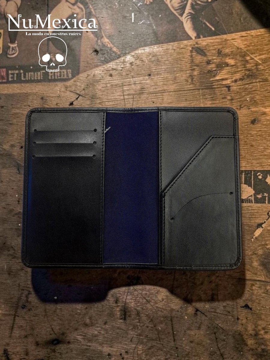 Numexica's tweet photo. "La máscara no te da poderes... pero sí hace que tu pasaporte viaje con mucho estilo. 🇲🇽✈️"

📍 Disponible en NuMexica
📌  Plaza Frida
📲 WhatsApp: 55 4857 8135
🛒 https://t.co/TEAjqoBtAC 

#PortaPasaporte #PasaporteMexicano #LuchaLibre #Coyoacán #NuMexica https://t.co/iGKcKt4l62