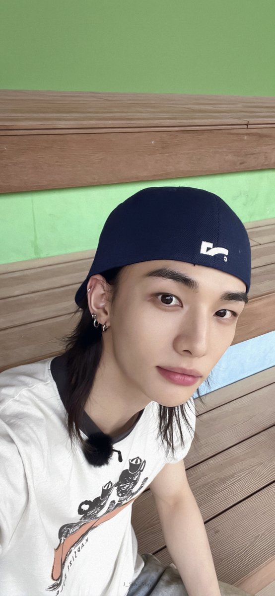 J_Suv_Stay's tweet photo. ✨ Wallpaper / lockscreen Stray Kids 💫

[SKZ-BEHIND📸] 🍅
part 4/8
#wallpaper_StrayKids
#Hyunjin #현진 
#SKZCODE #스키즈코드