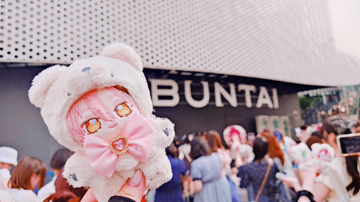 hinapi0203rk's tweet photo. 今日は友人と行ったんですが、会場で大好きふぉろわ〜うづきさんとその妹さんにお会いしたら見事に被らなくて神 https://t.co/X6kxs8yera