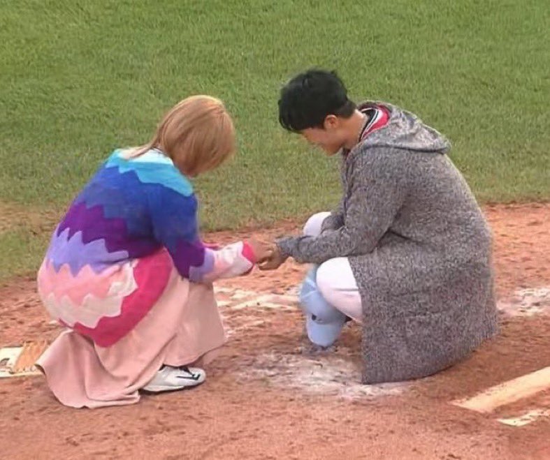 jjyobaa's tweet photo. 이 두 분 연기해야 하는 캐릭터에 따라 남주의 에티튜드, 여주의 에티튜드 바로바로 갈아끼우는 거 무슨 프로 배우들 같아서 개웃김 https://t.co/oMVsw3jQmM