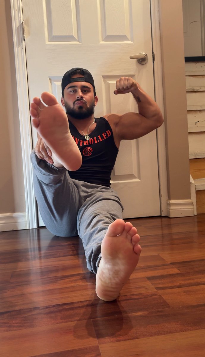 AlphaBrodyy's tweet photo. I lift. You send. That’s the deal. https://t.co/qSCmvNsKSx