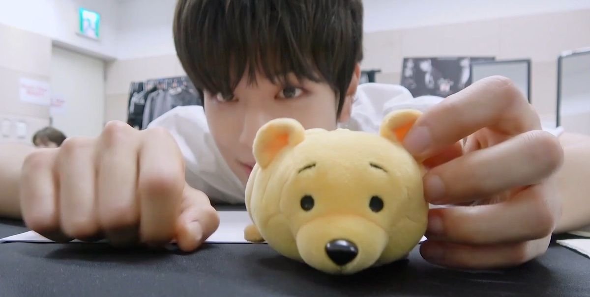 ein is having an existential crisis. tweet media