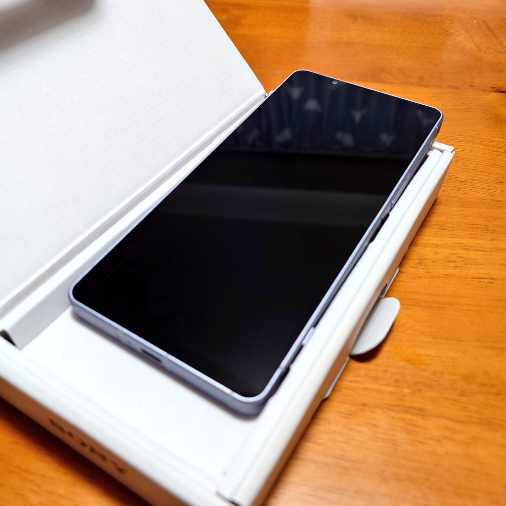 mossy_13's tweet photo. 昨日Xperia1Ⅷ届いたので1Vからせっせと移行作業して疲れた_(:3」∠)_ https://t.co/akjQmmMfFz